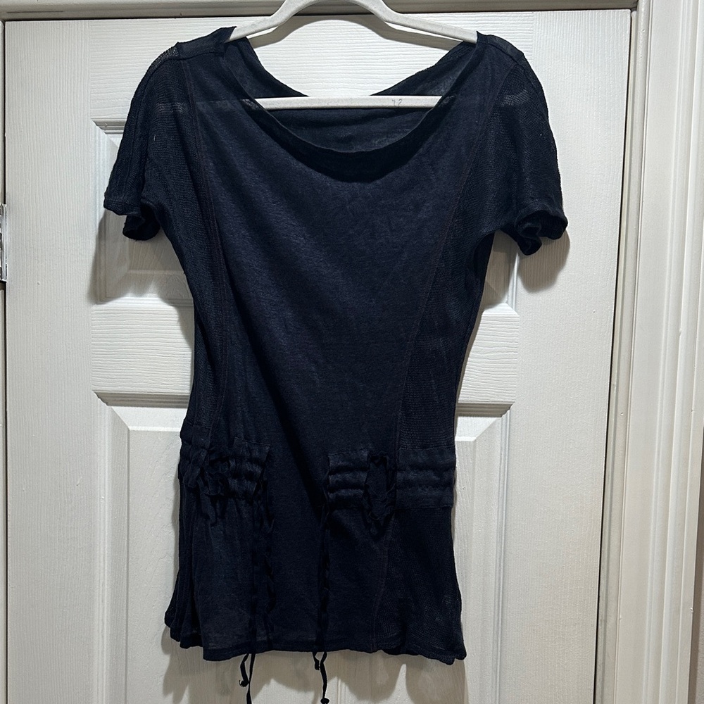 Women's Black Short-Sleeve Scoop Neck Tee with Drawstring Waist